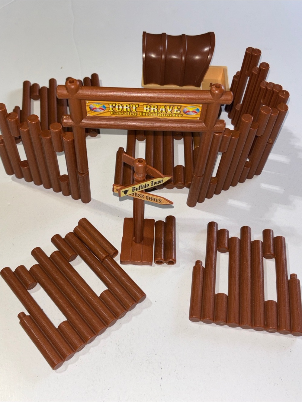 1996 Fisher-Price Great Adventures WILD WEST Set FORT BRAVE CAVALRY HEADQUARERS